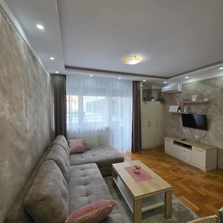 아파트 Ns Centar Private Parking