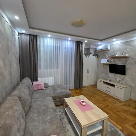 아파트 Ns Centar Private Parking