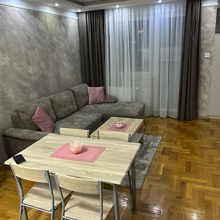 Ns Centar Private Parking * 노비사드