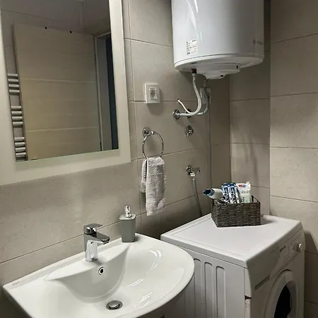 Ns Centar Private Parking * 노비사드